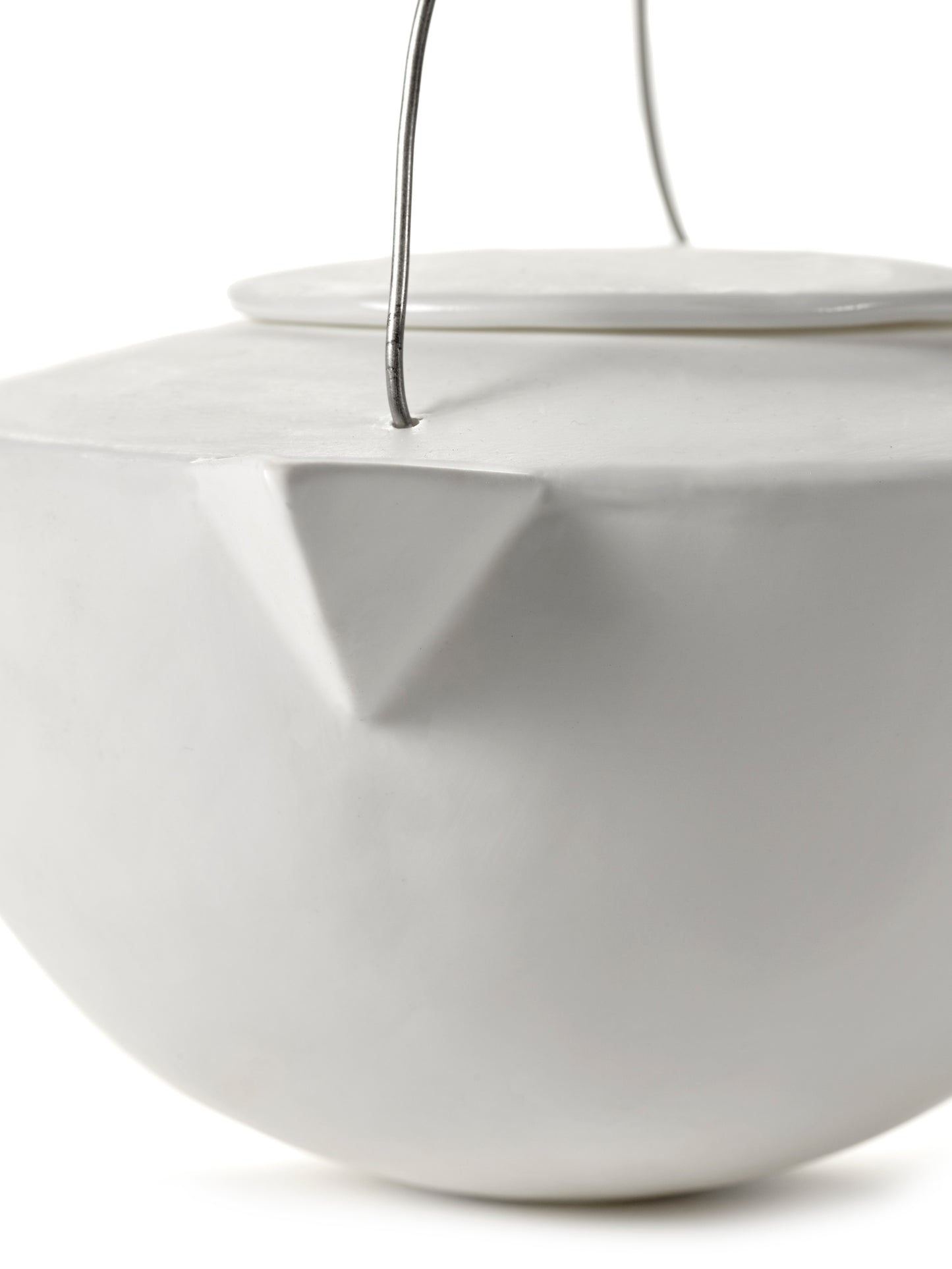 zerbrechliche Teekanne mit Schnabel