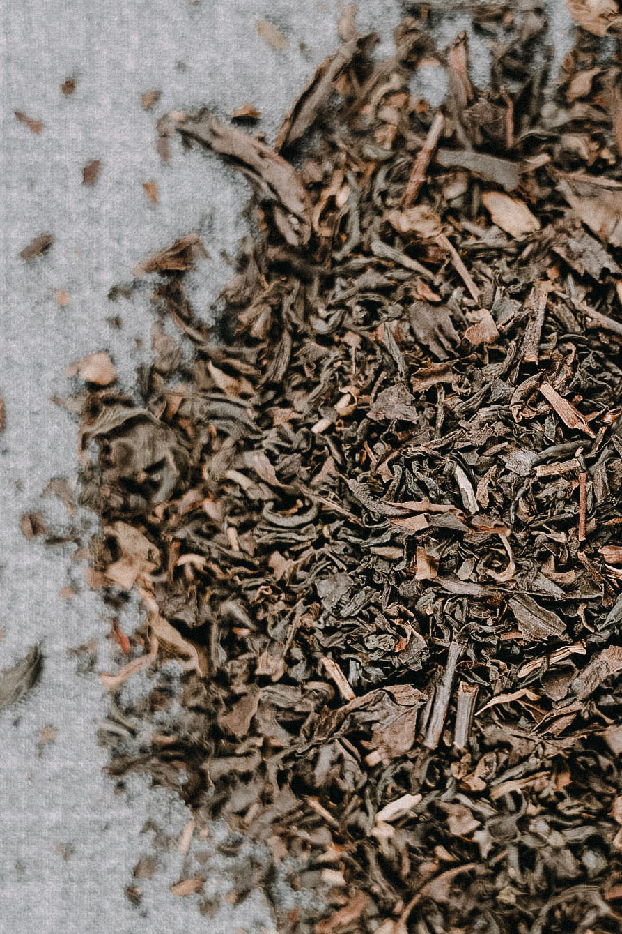 feine gebrochene Oolongteeblätter