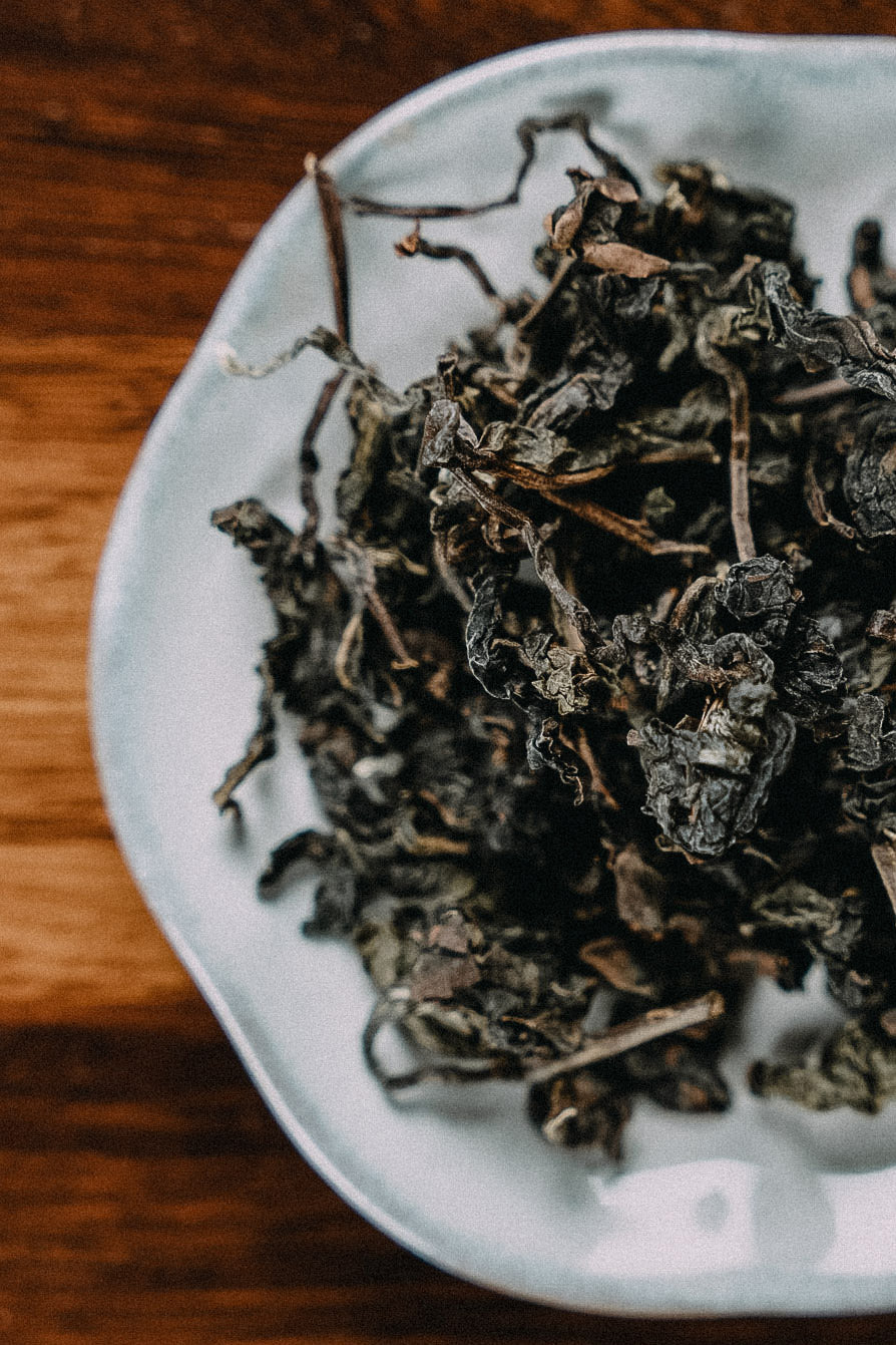 gequirlter Oolongtee sehr grün