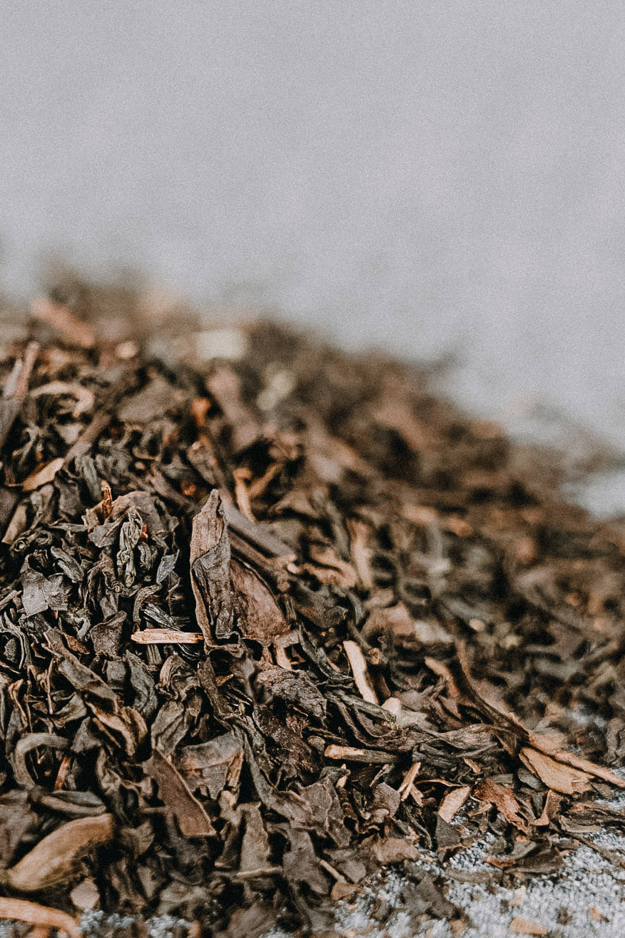 schwarze gebrochene Oolongblätter aus Taiwan