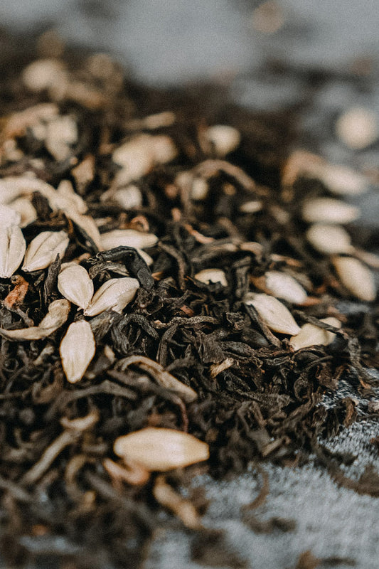 frisch geröstete Gerste mit Indischem Tee